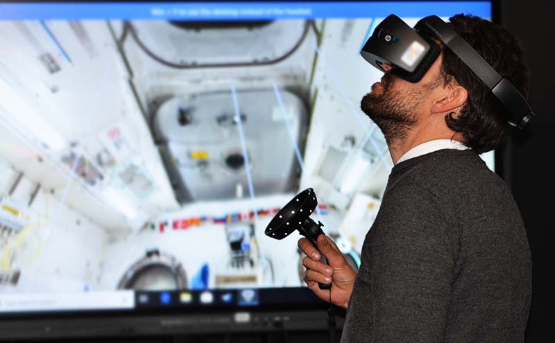 virtual-reality-space-station-education